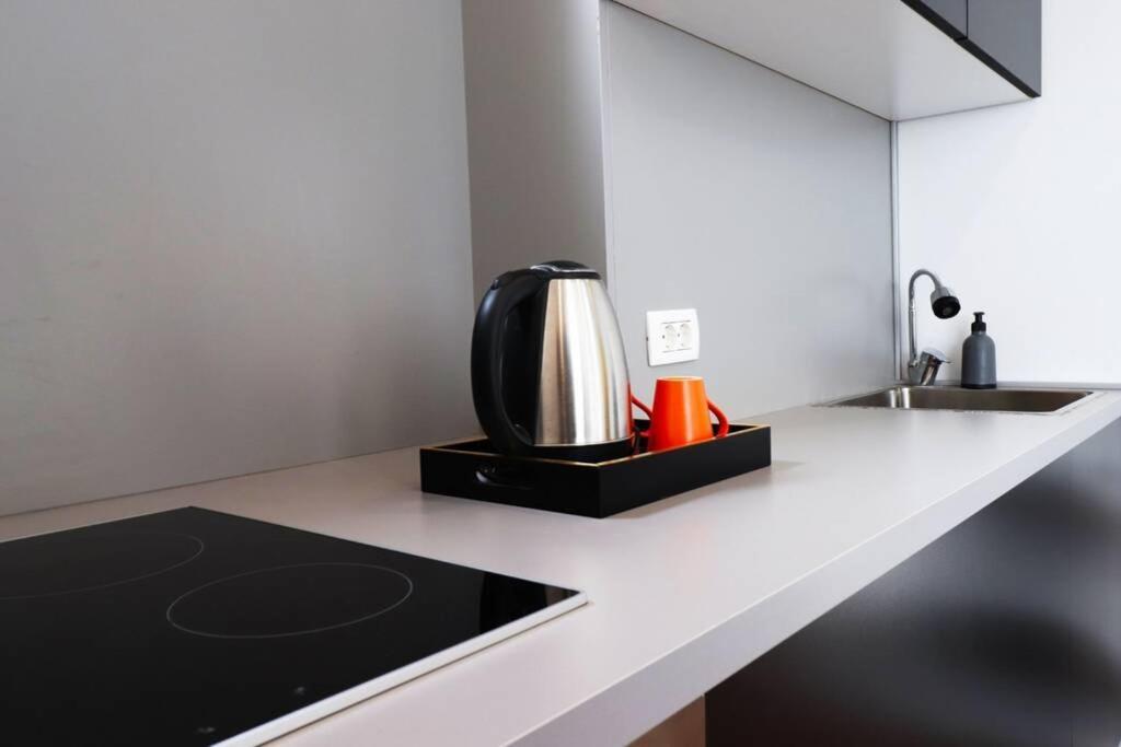 Town Square Apartment Prishtine Bagian luar foto